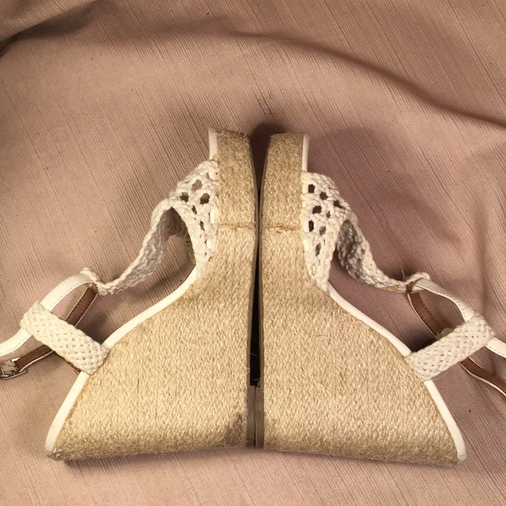 Lucky Brand Macrame beautiful wedge sandal